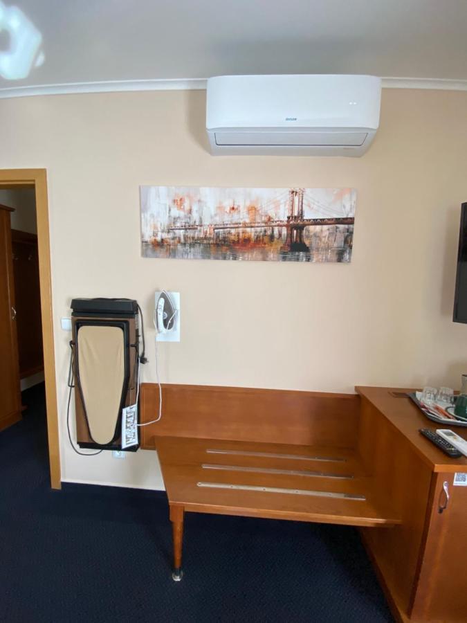 Zamecky Hotel Zlaty Orel Hranice  Exteriör bild