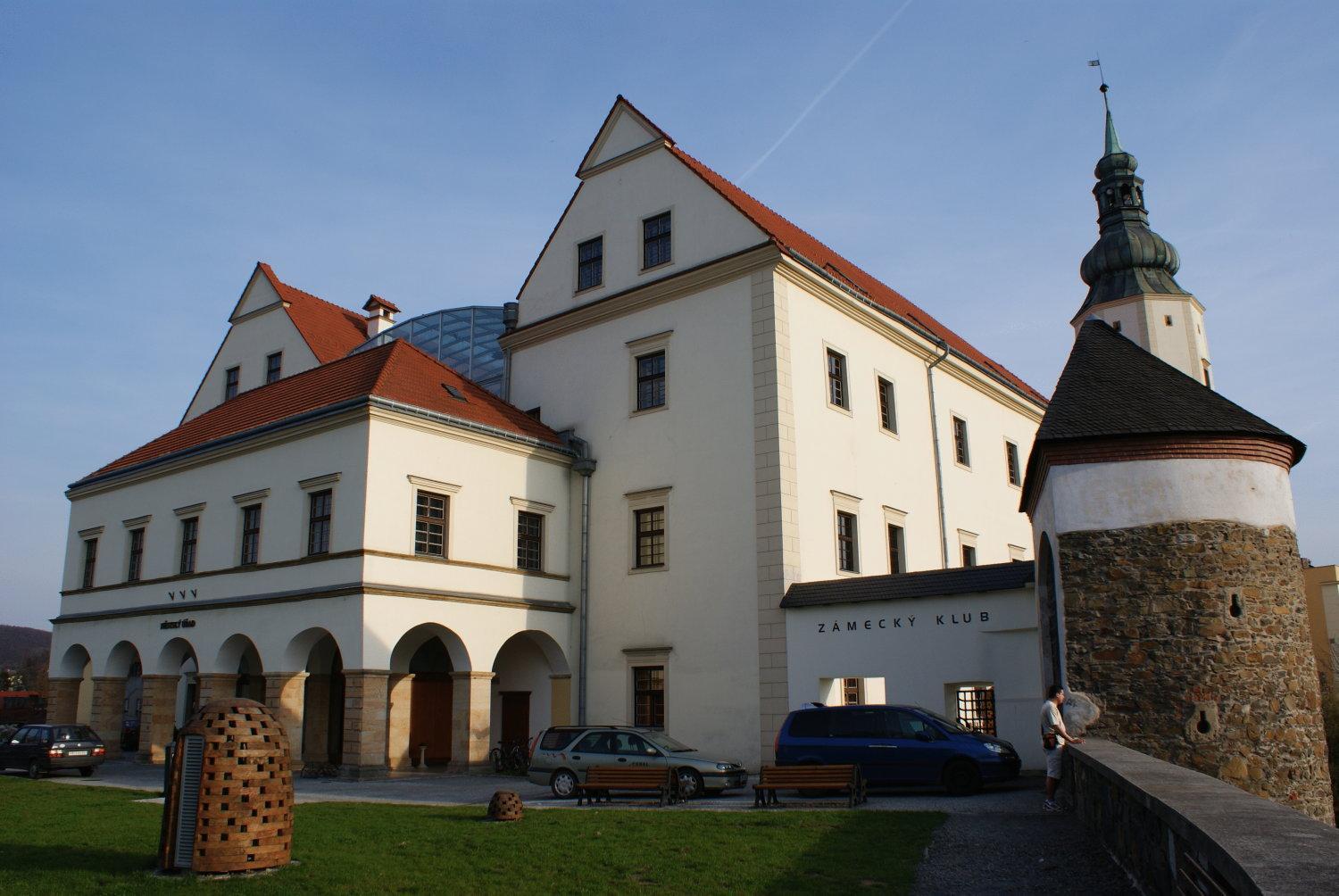 Zamecky Hotel Zlaty Orel Hranice  Exteriör bild