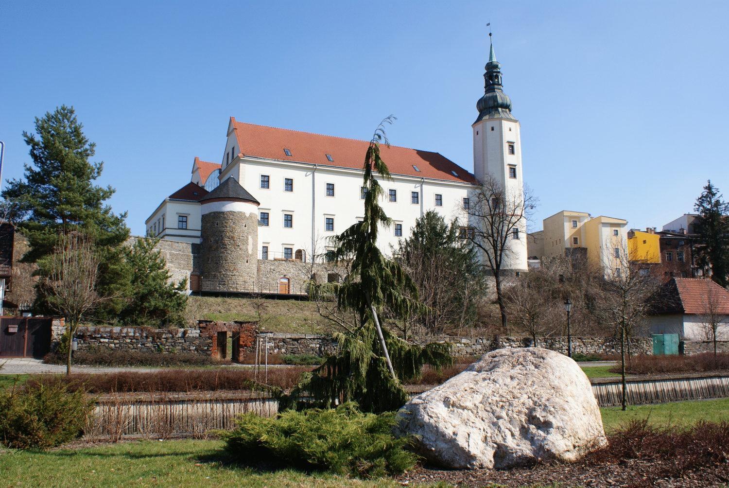 Zamecky Hotel Zlaty Orel Hranice  Exteriör bild